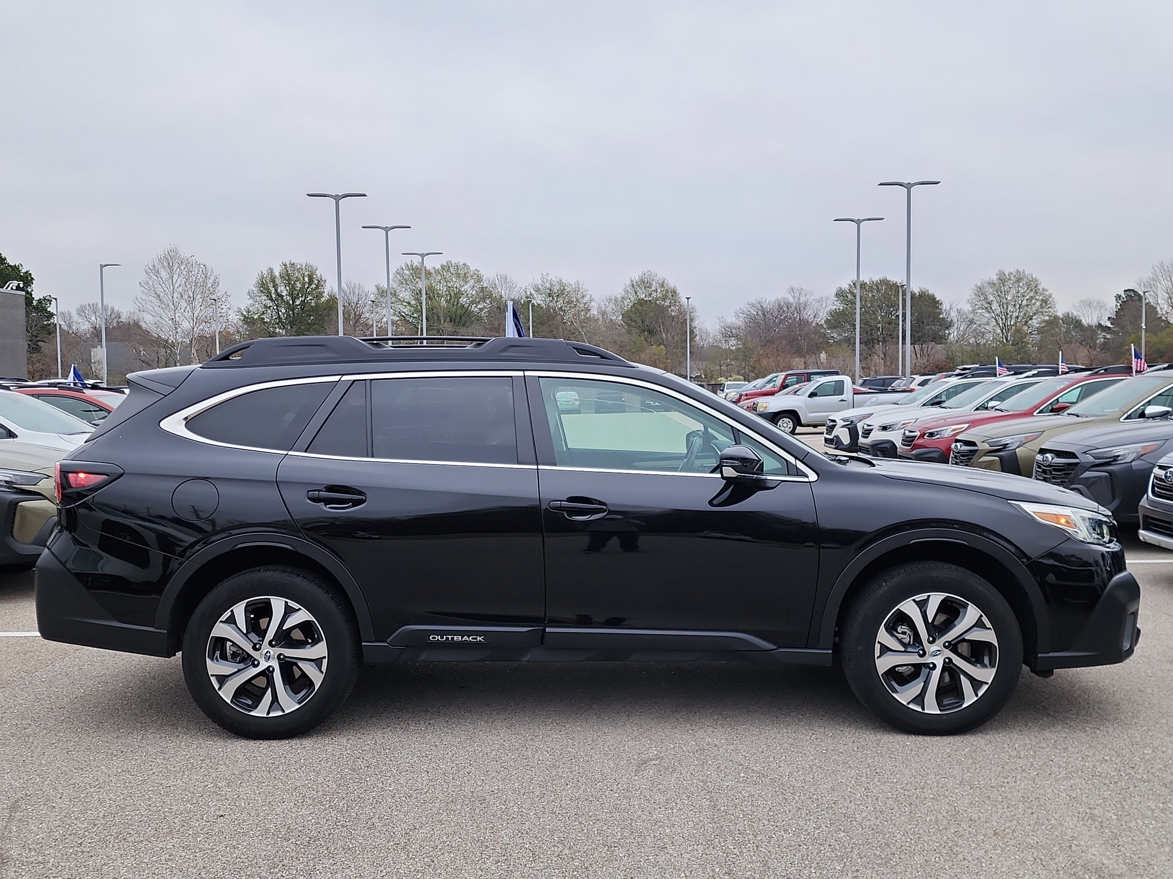 Certified 2022 Subaru Outback Limited image 2