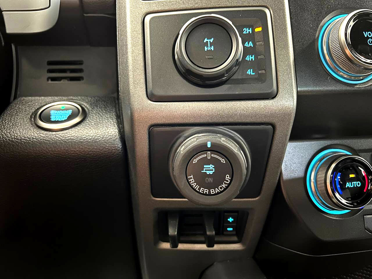 Used 2019 Ford F150 Raptor w/ Equipment Group 802A Luxury image 23