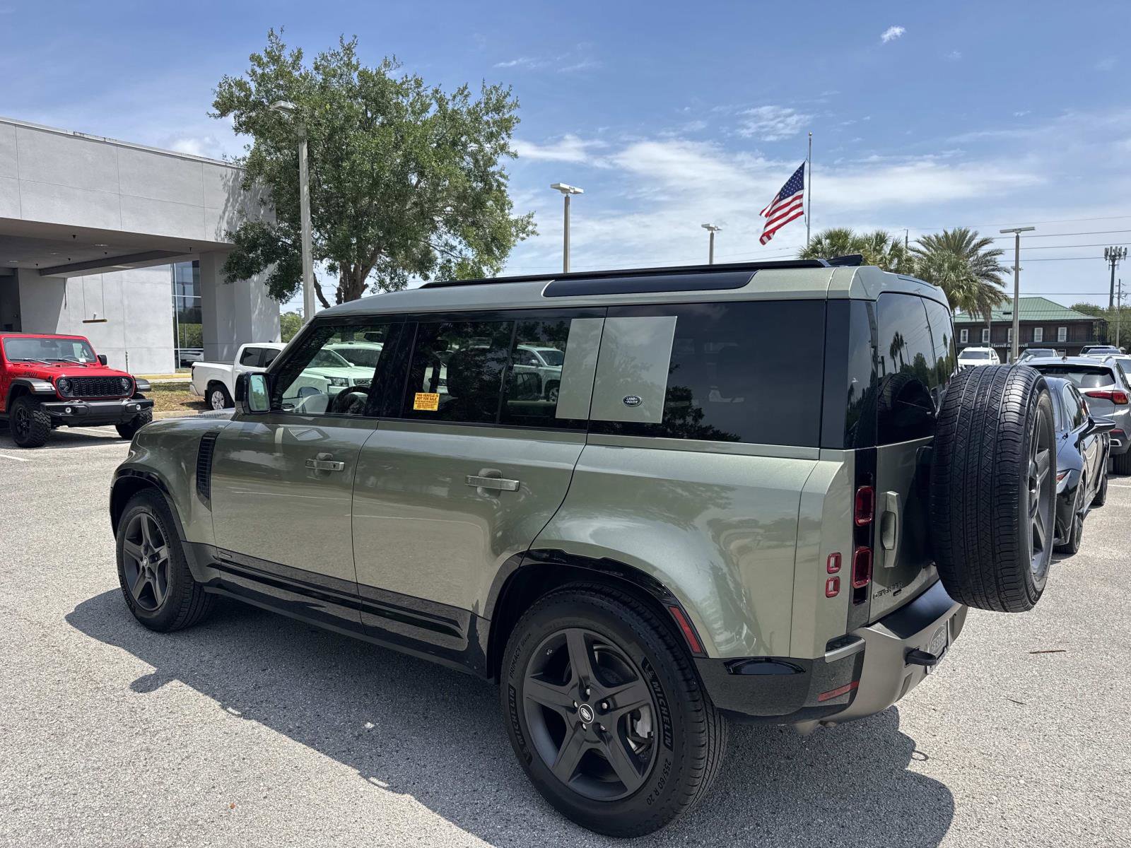 Used 2021 Land Rover Defender 110 X-Dynamic HSE AWD/4WD image 5