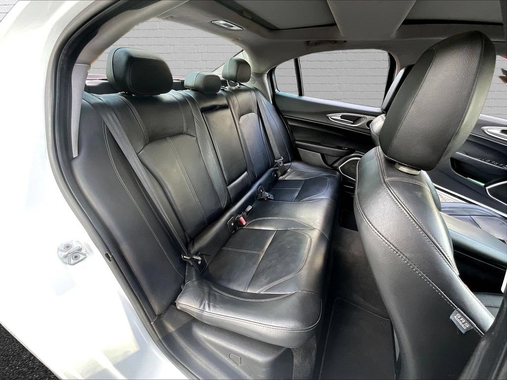 Used 2017 Alfa Romeo Giulia RWD image 18