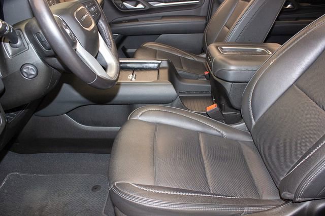 Used 2022 GMC Yukon XL Denali w/ Denali Premium Package AWD/4WD image 24