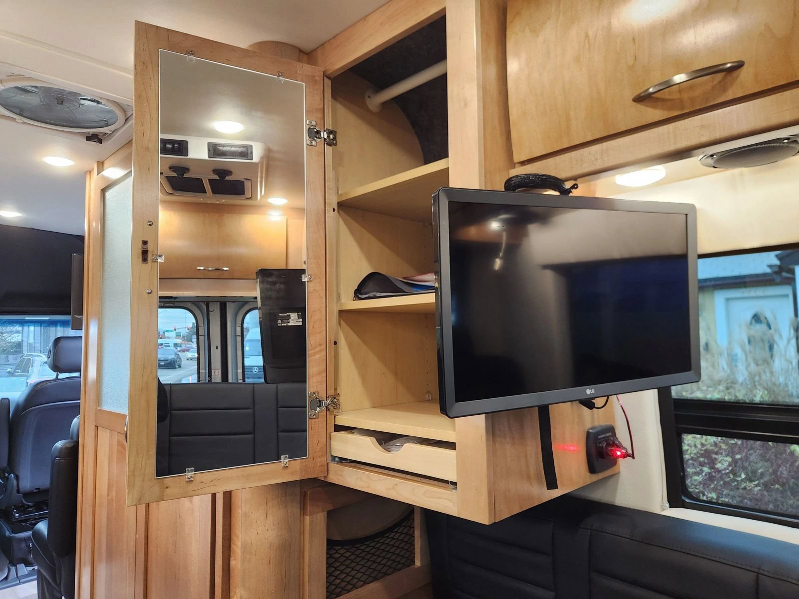 Used 2021 Mercedes-Benz Sprinter 3500 image 25