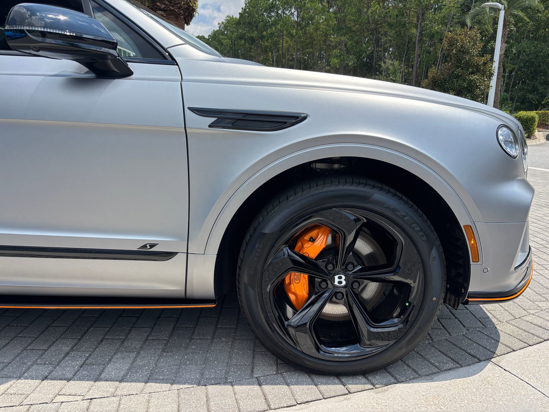 New 2025 Bentley Bentayga image 6