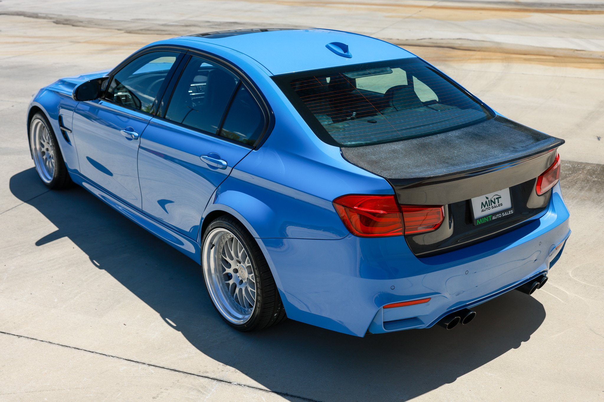 Used 2018 BMW M3 RWD image 8