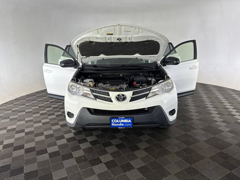 Used 2015 Toyota RAV4 LE AWD/4WD image 12