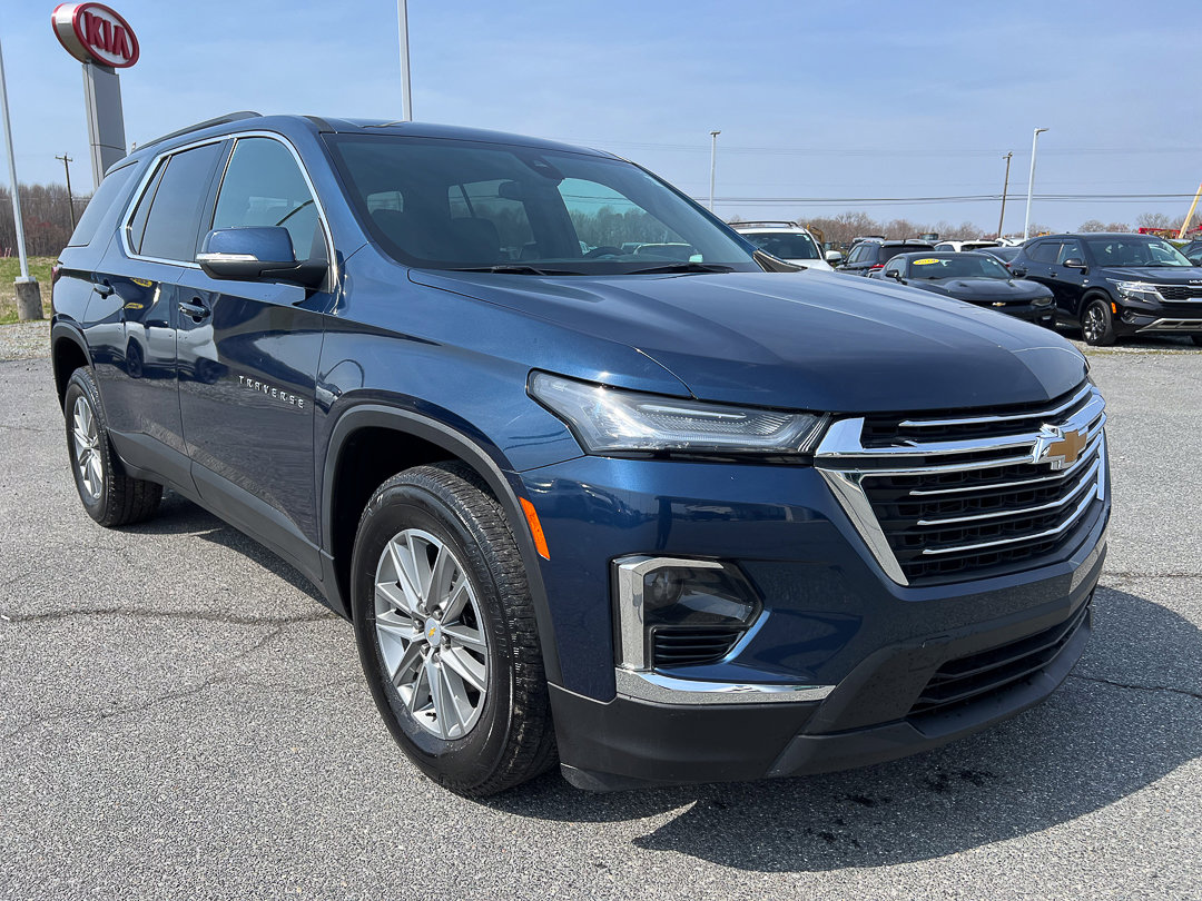 Used 2023 Chevrolet Traverse LT image 12