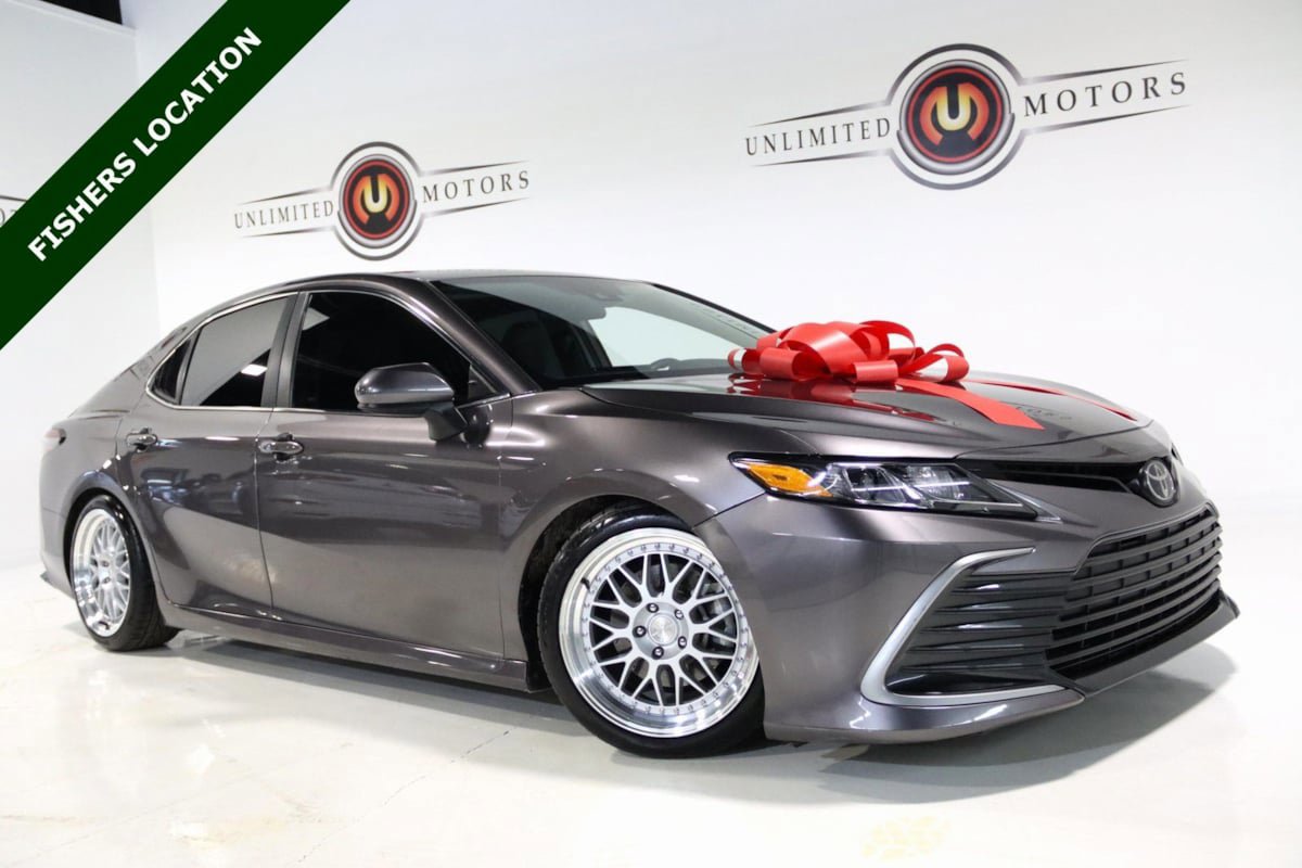 Used 2023 Toyota Camry LE image 1