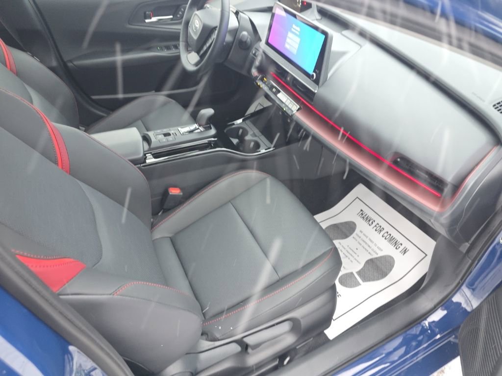 Used 2024 Toyota Prius Prime Premium image 18