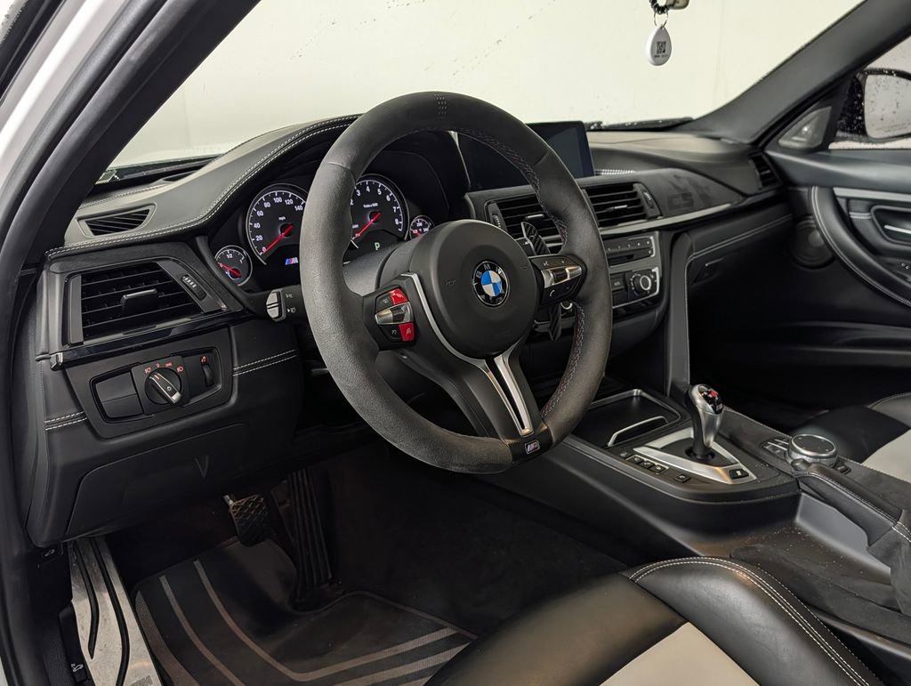 Used 2018 BMW M3 CS w/ Executive Package RWD image 4