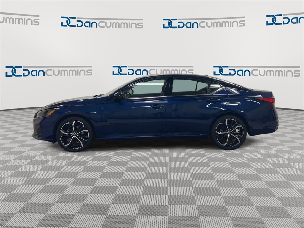 Used 2023 Nissan Altima 2.5 SR image 5