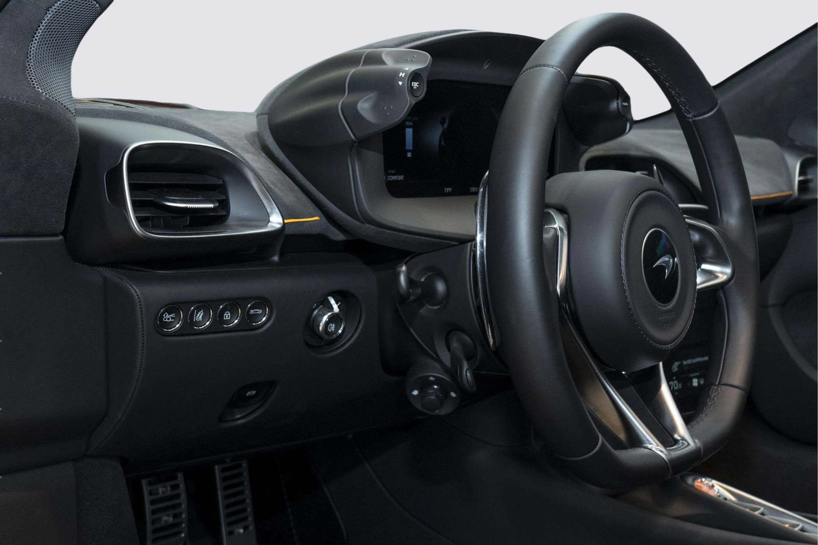 Used 2026 McLaren Artura Spider RWD image 24