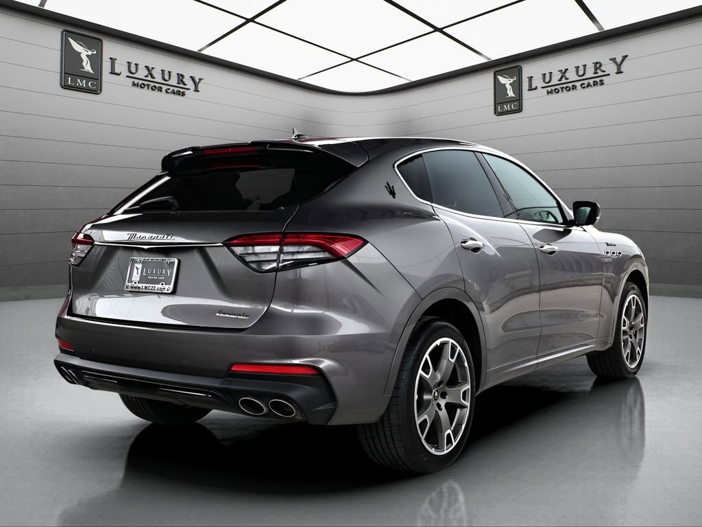 Used 2023 Maserati Levante Modena image 8
