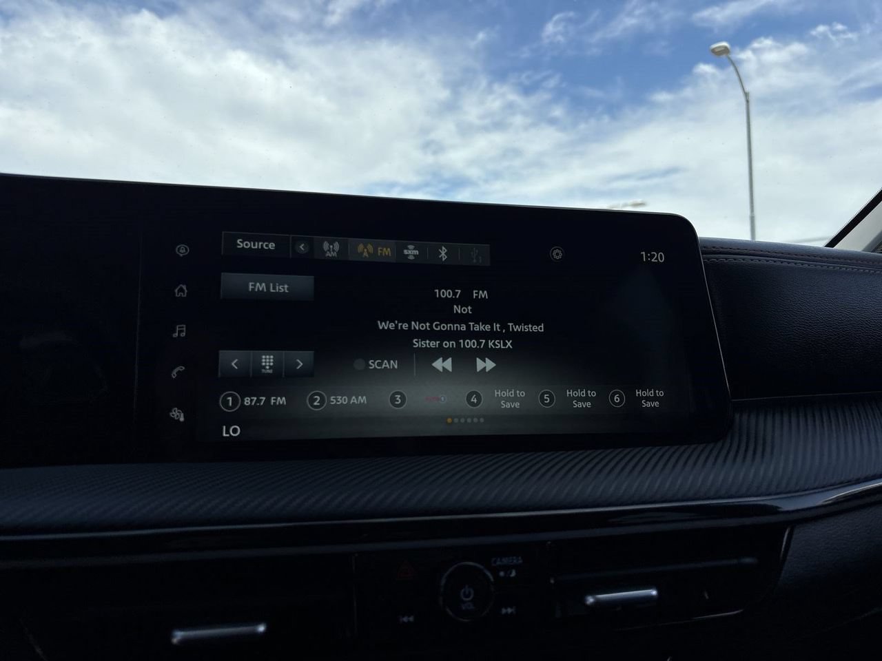 Used 2025 Nissan Kicks SR FWD image 22