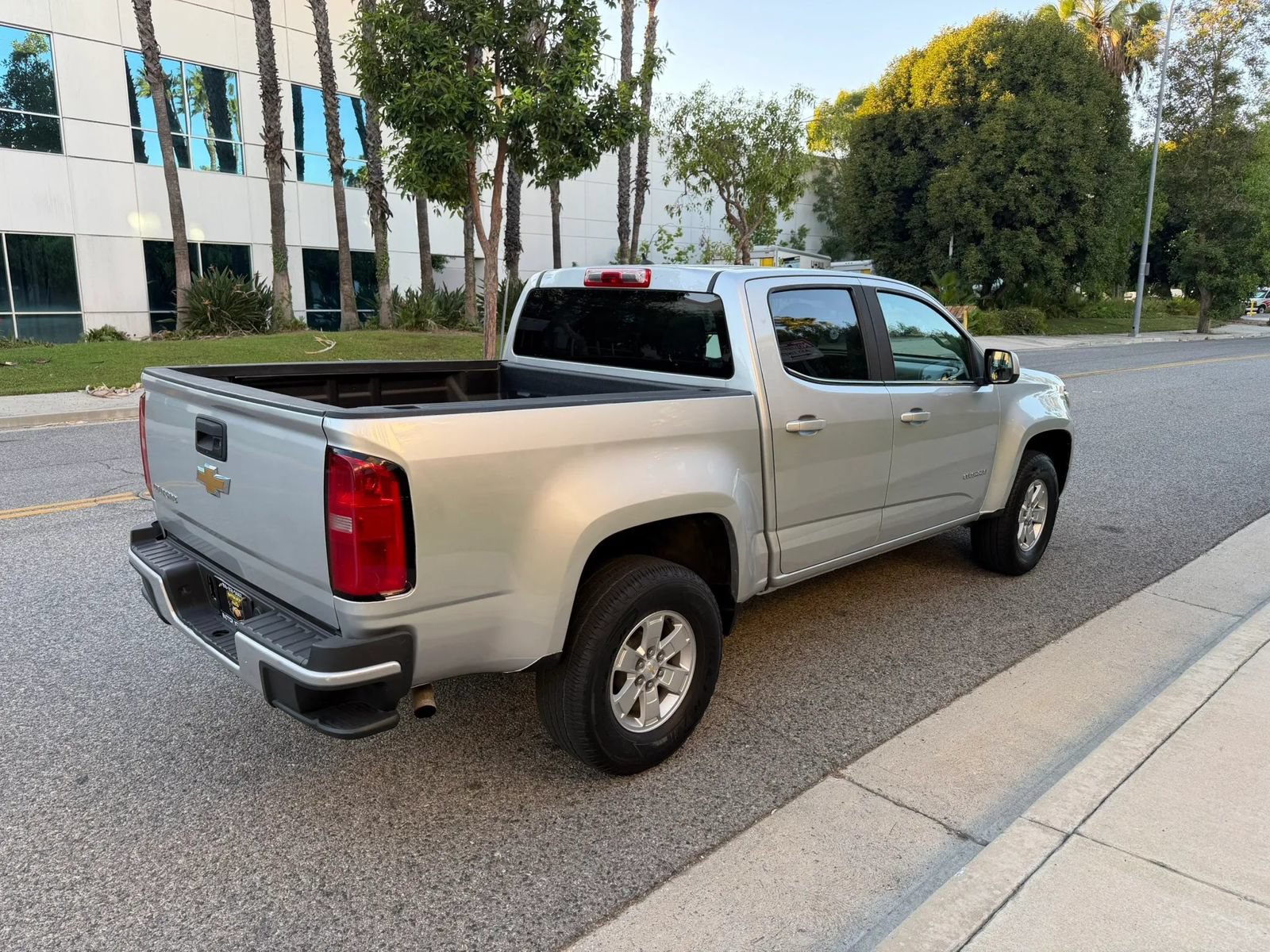Used 2018 Chevrolet Colorado W/T w/ WT Convenience Package RWD image 6