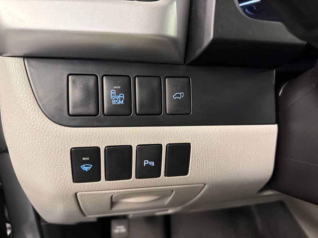 Used 2015 Toyota Highlander Limited AWD/4WD image 26