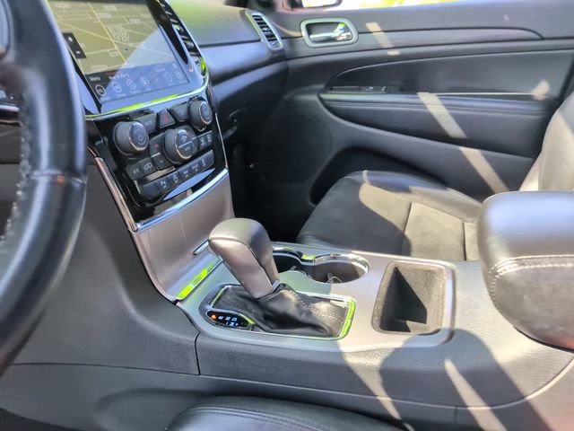 Used 2020 Jeep Grand Cherokee Laredo AWD/4WD image 27