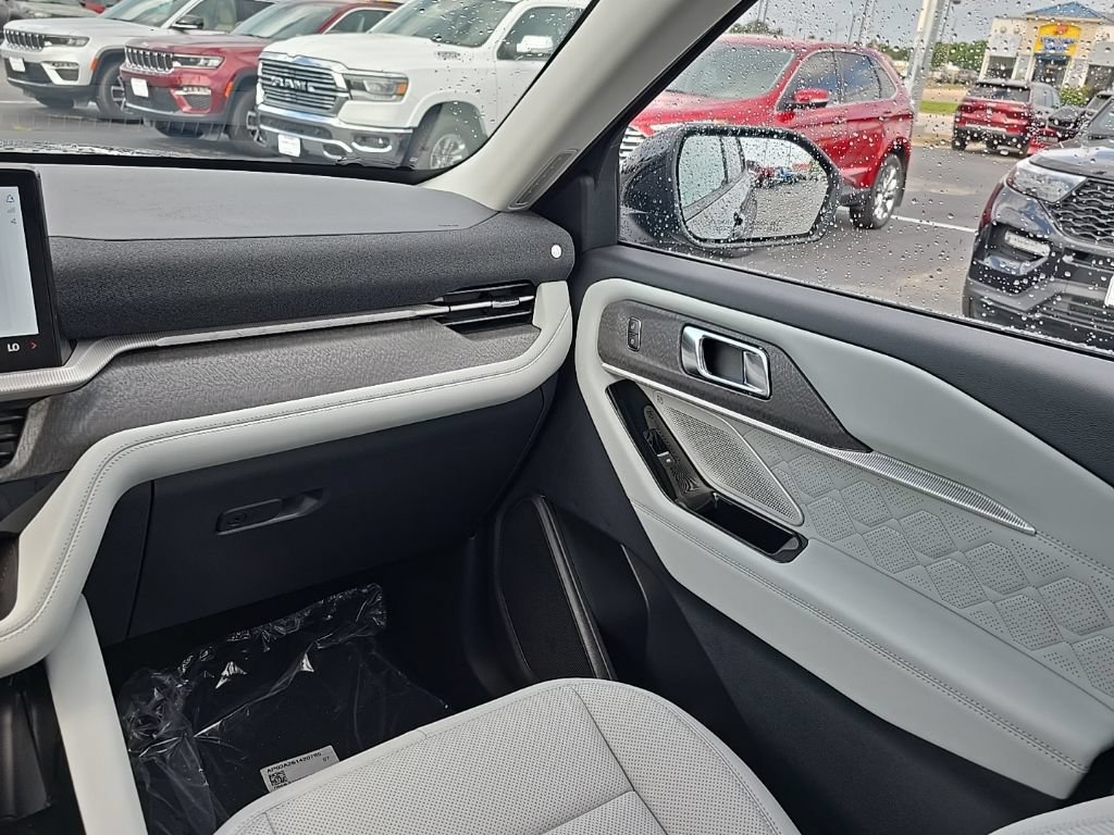 New 2026 Ford Explorer Platinum w/ LUX Leather Package AWD/4WD image 18
