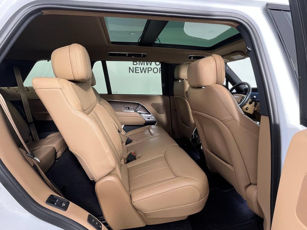 Used 2025 Land Rover Range Rover Long Wheelbase SE AWD/4WD image 25