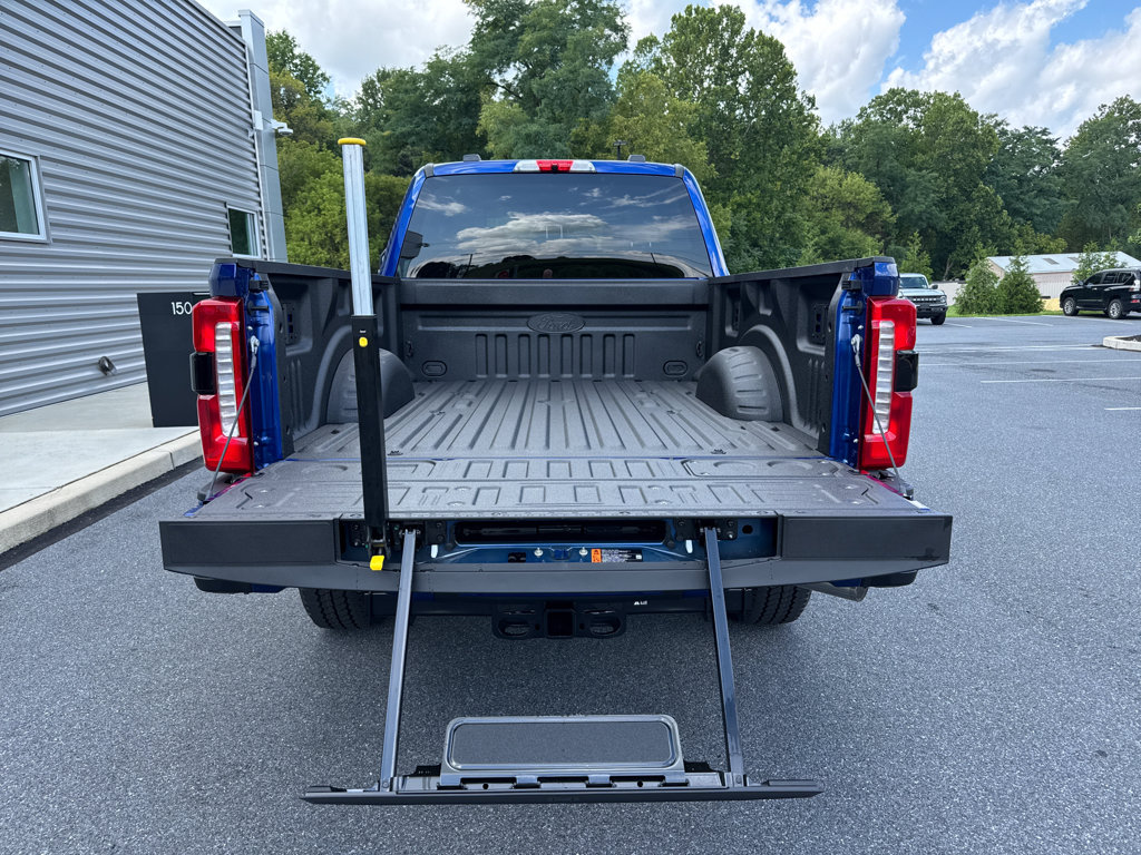 New 2026 Ford F250 XLT w/ XLT Premium Package AWD/4WD image 10