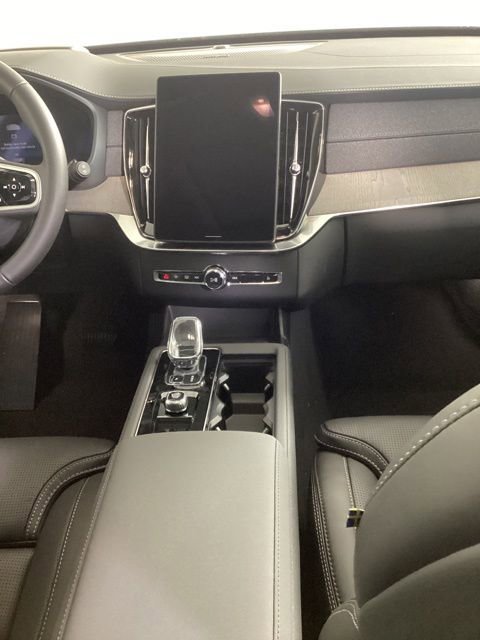 New 2026 Volvo XC90 B6 Ultra w/ Protection Package image 23