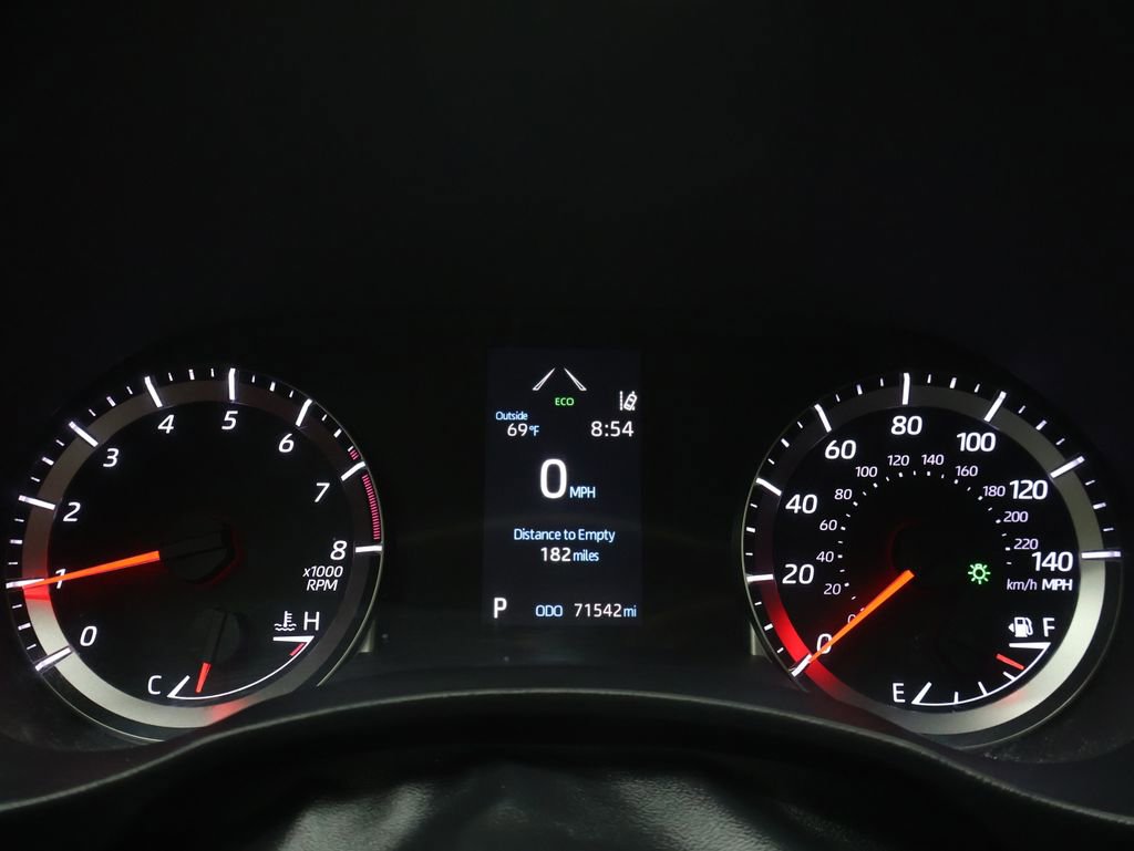 Used 2021 Toyota Highlander L FWD image 23