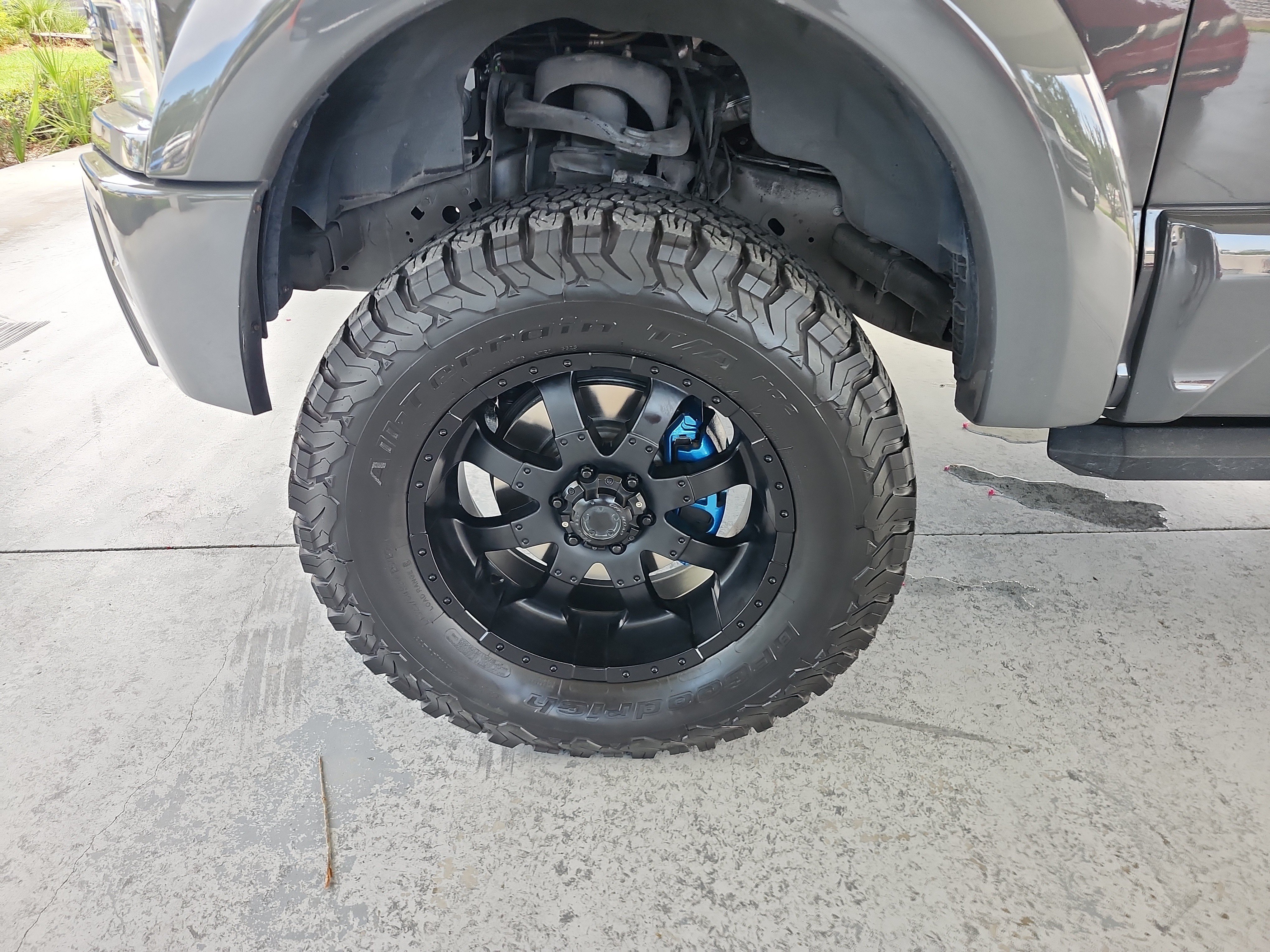 Used 2018 Ford F150 Lariat w/ Equipment Group 502A Luxury AWD/4WD image 9