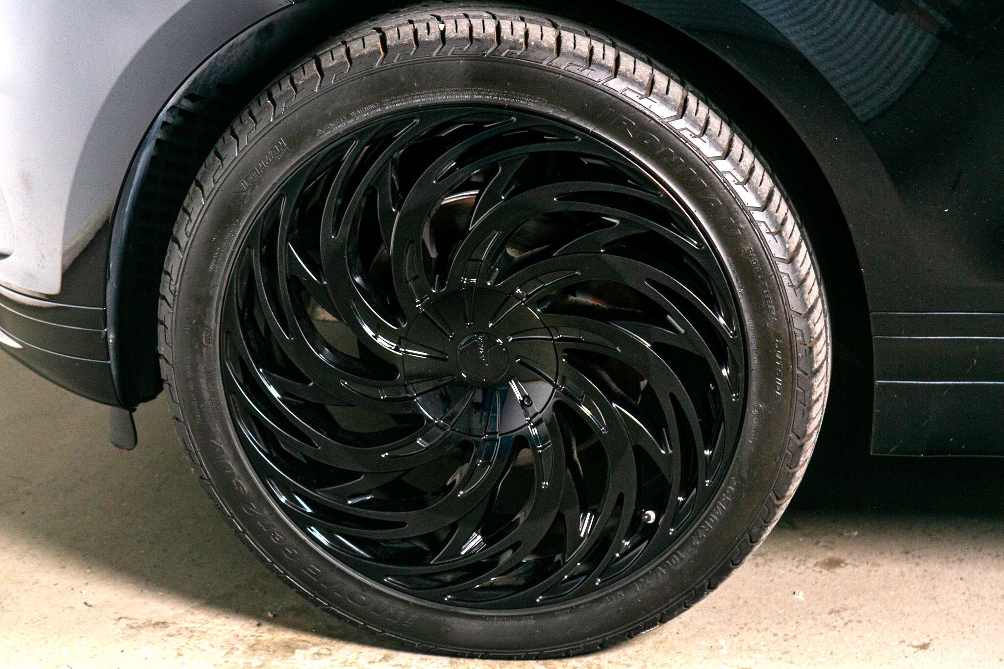 Used 2020 Land Rover Range Rover Velar S image 19