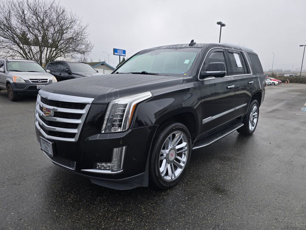 Used 2019 Cadillac Escalade Luxury image 3