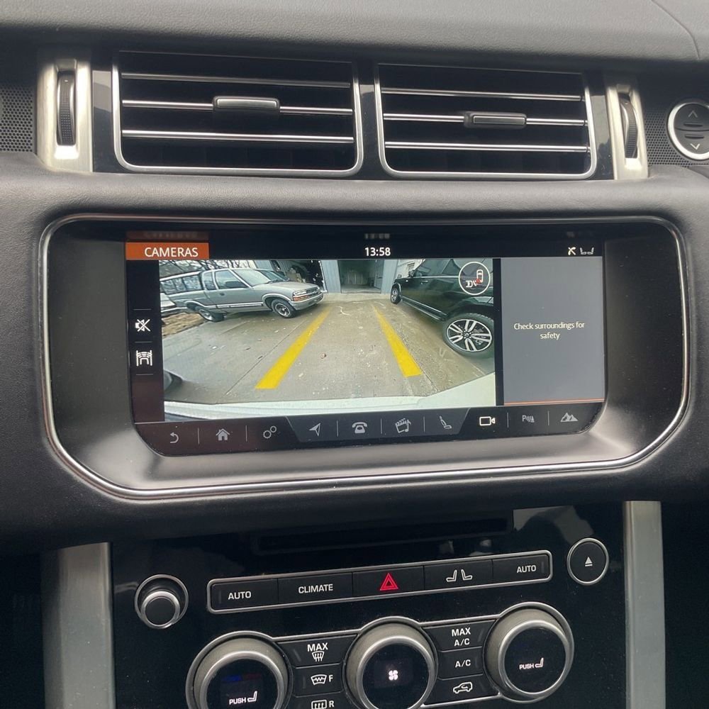 Used 2017 Land Rover Range Rover HSE image 13