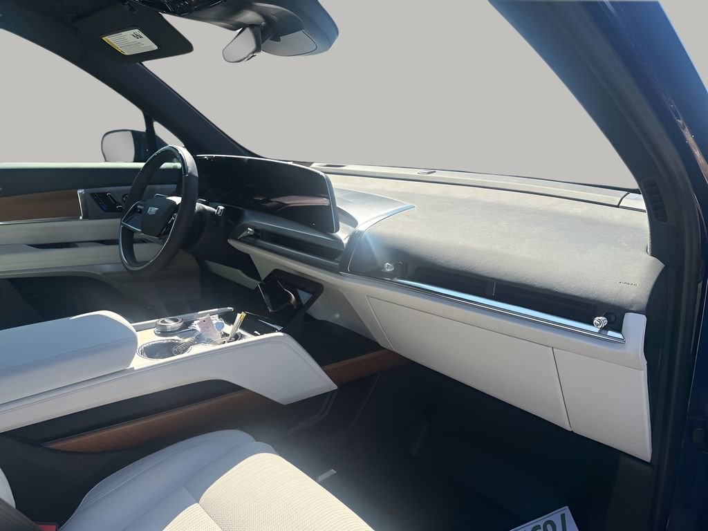 New 2026 Cadillac Vistiq Sport w/ LPO, Floor Liner Package image 14