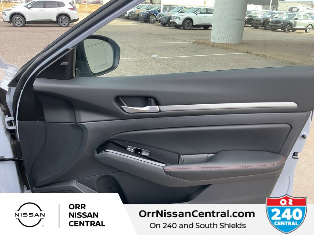 Certified 2025 Nissan Altima 2.5 SR image 10