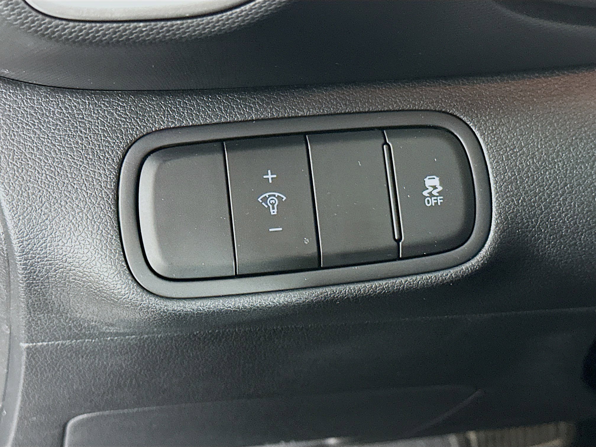 Used 2025 Hyundai Venue SEL image 17