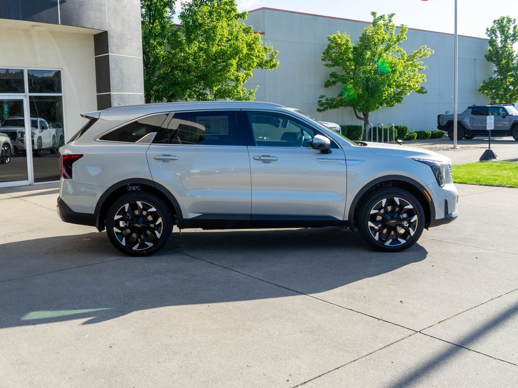 New 2026 Kia Sorento EX AWD/4WD image 8