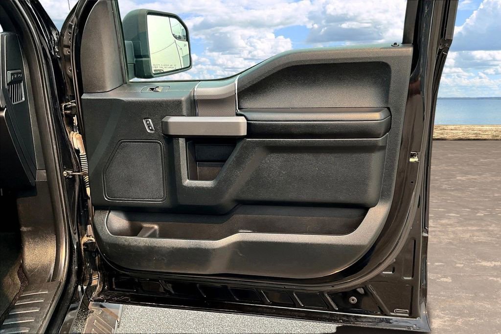 Used 2016 Ford F150 XLT w/ Equipment Group 302A Luxury image 31