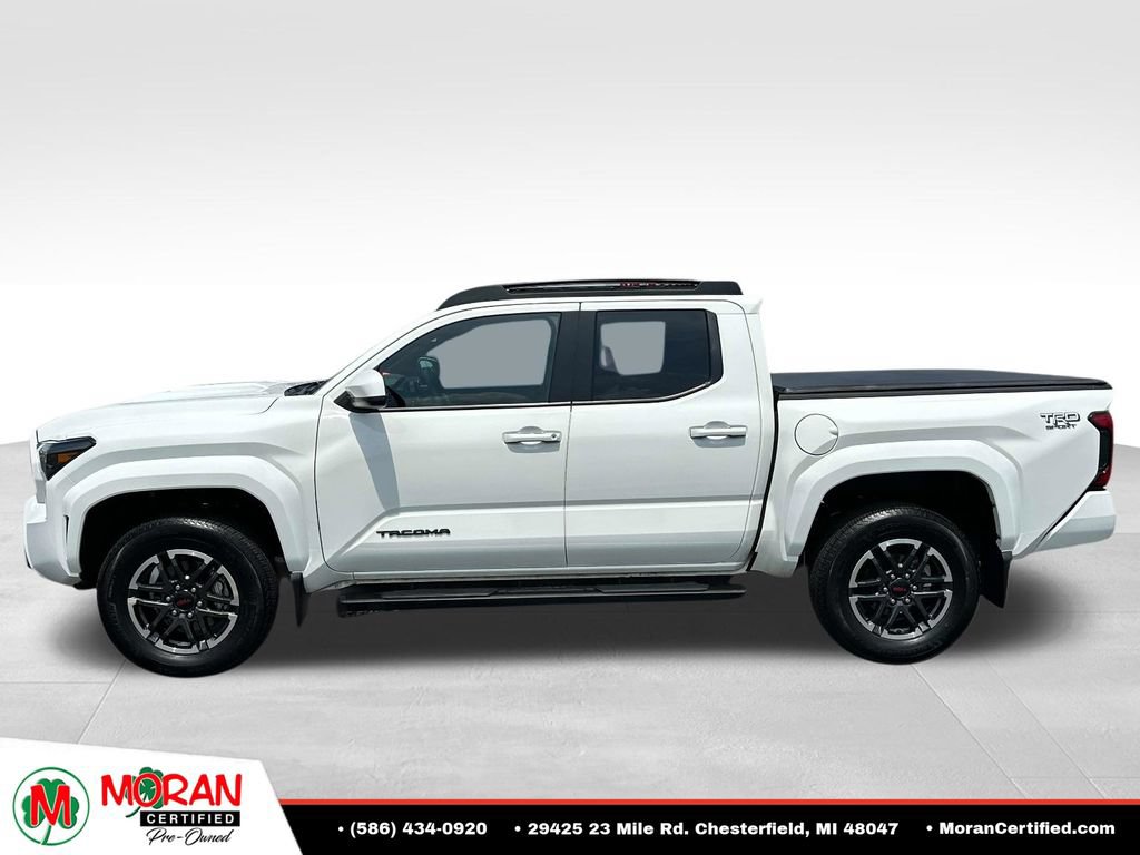 Used 2025 Toyota Tacoma TRD Sport AWD/4WD image 2