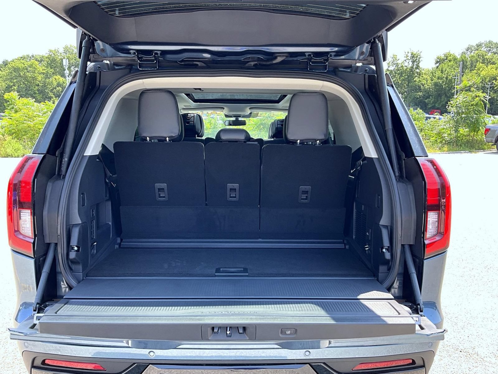 New 2027 Ford Expedition Platinum w/ Driver's Package AWD/4WD image 10