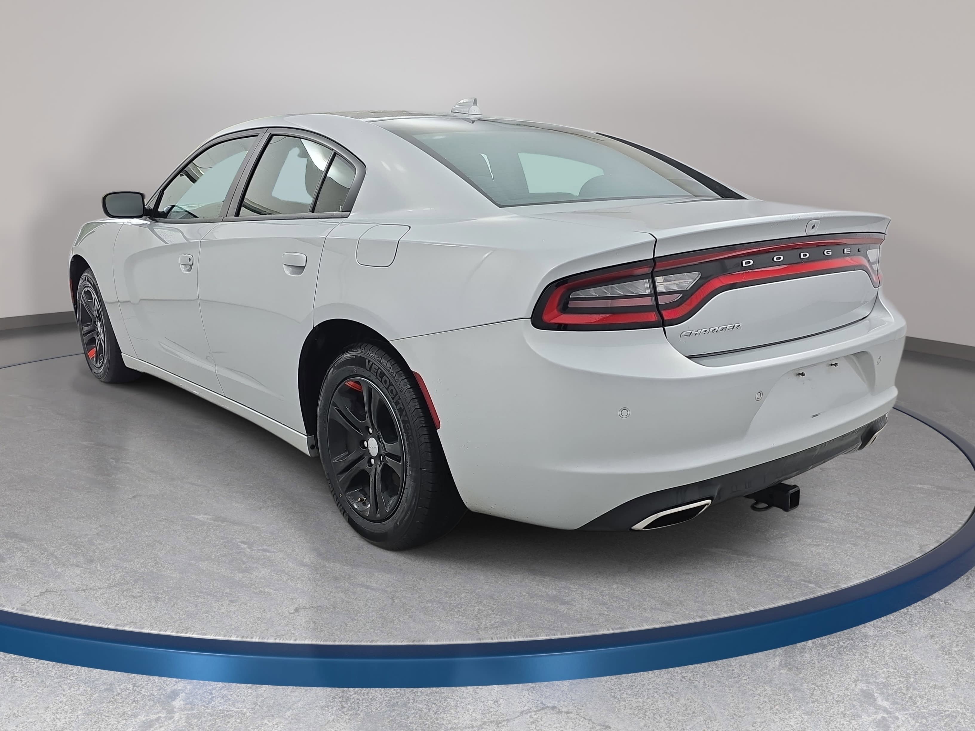 Used 2023 Dodge Charger SXT RWD image 7