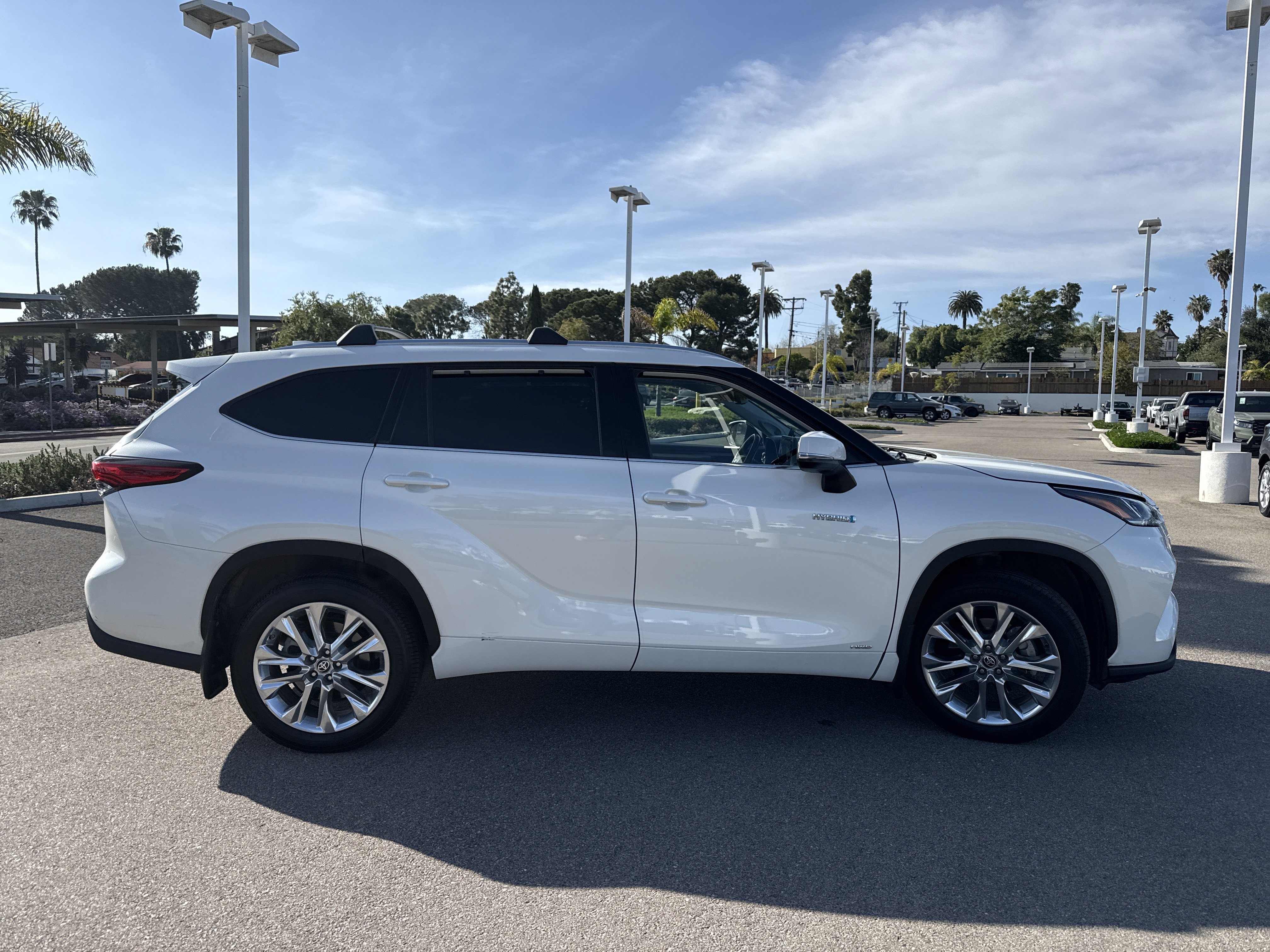 Used 2021 Toyota Highlander Limited image 6