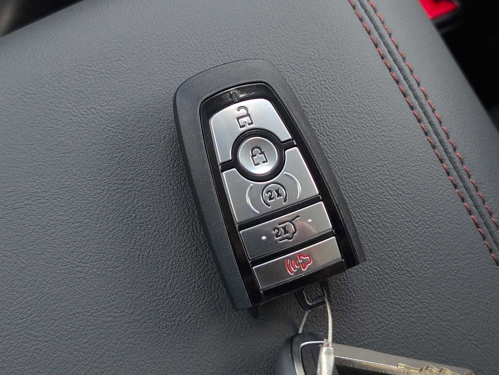 New 2025 Ford Explorer Active w/ Active Comfort Package image 26