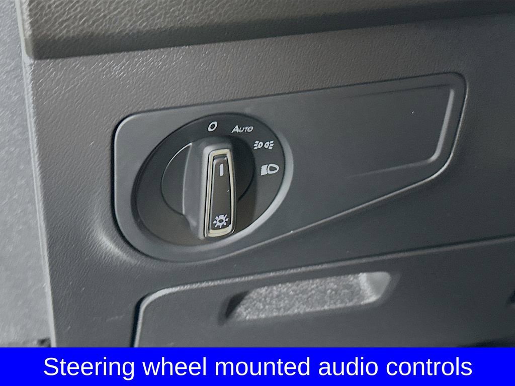 Used 2023 Volkswagen Tiguan SE image 11