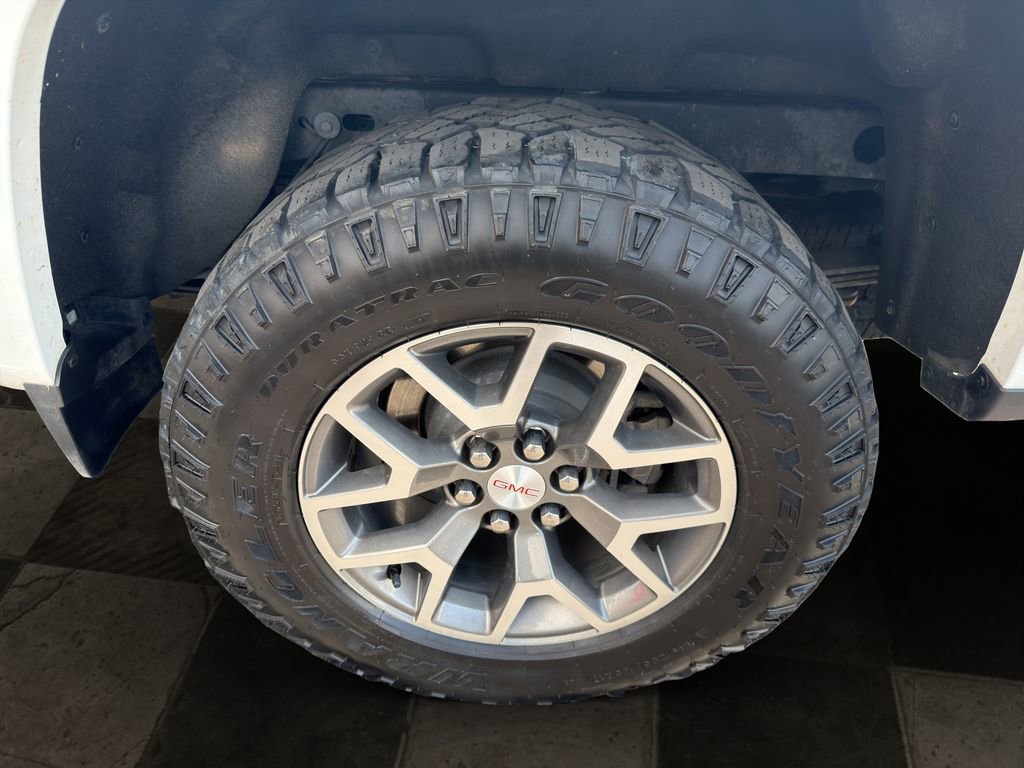 Certified 2022 GMC Canyon AT4 w/ Trailering Package AWD/4WD image 10