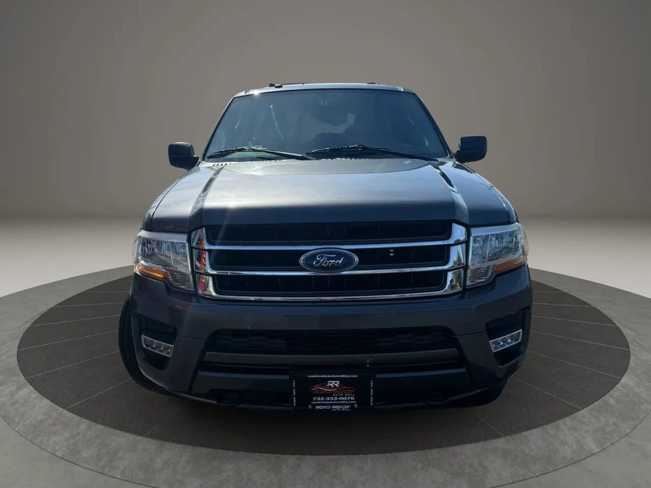 Used 2017 Ford Expedition EL XLT w/ Equipment Group 202A AWD/4WD image 3