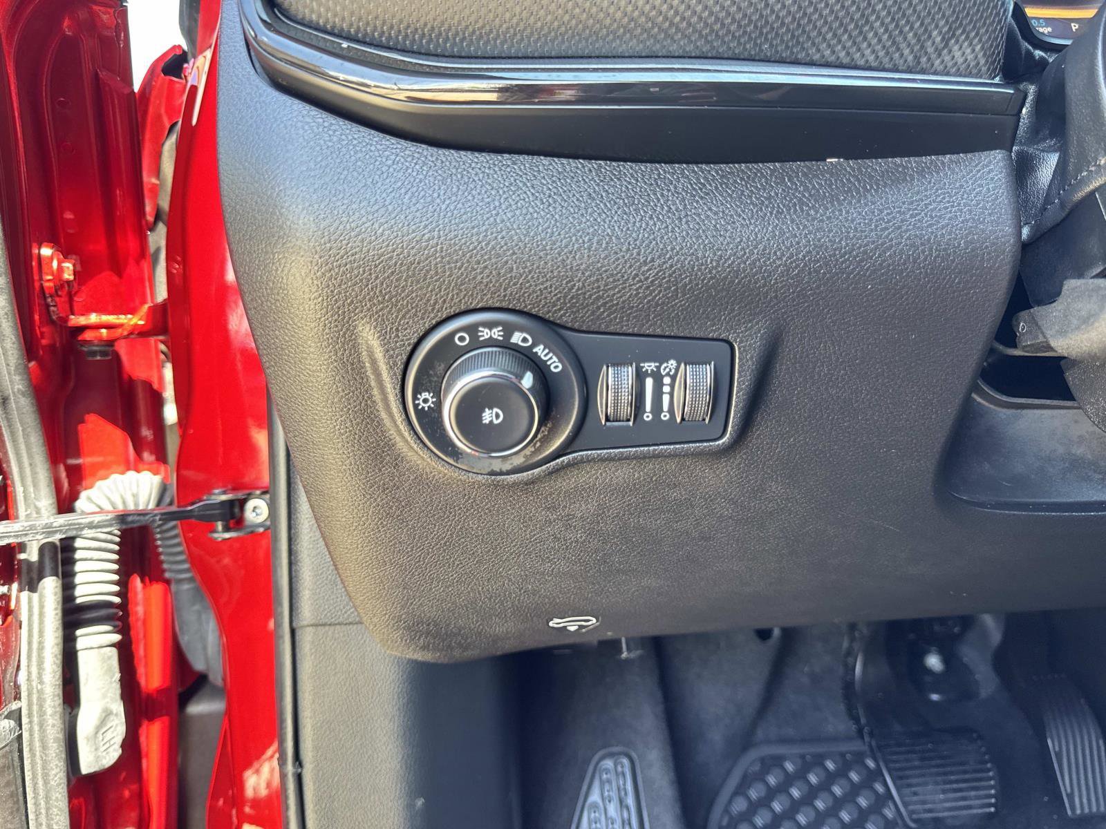 Used 2025 Jeep Compass Trailhawk AWD/4WD image 20