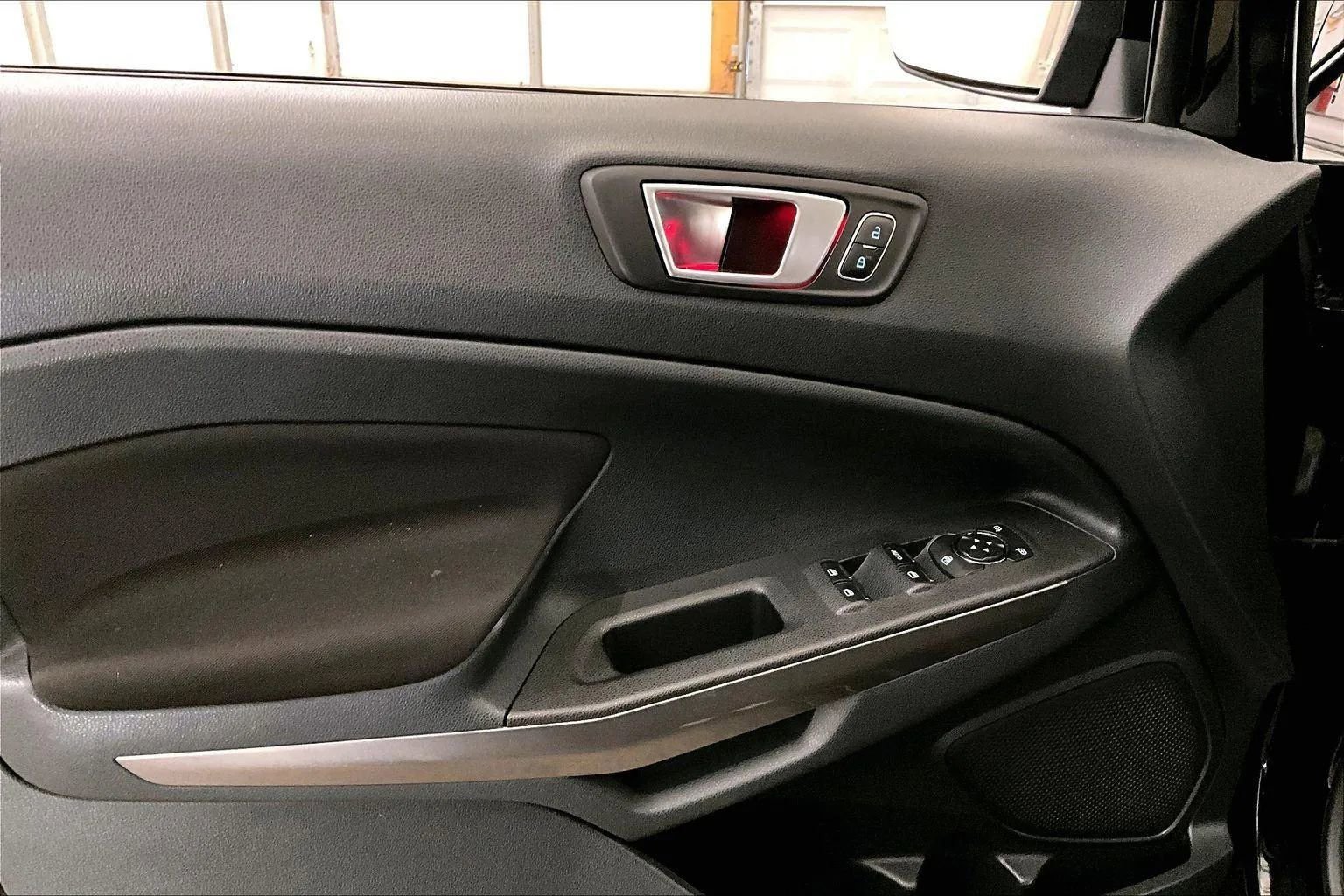 Used 2019 Ford EcoSport SE w/ SE Convenience Package image 22