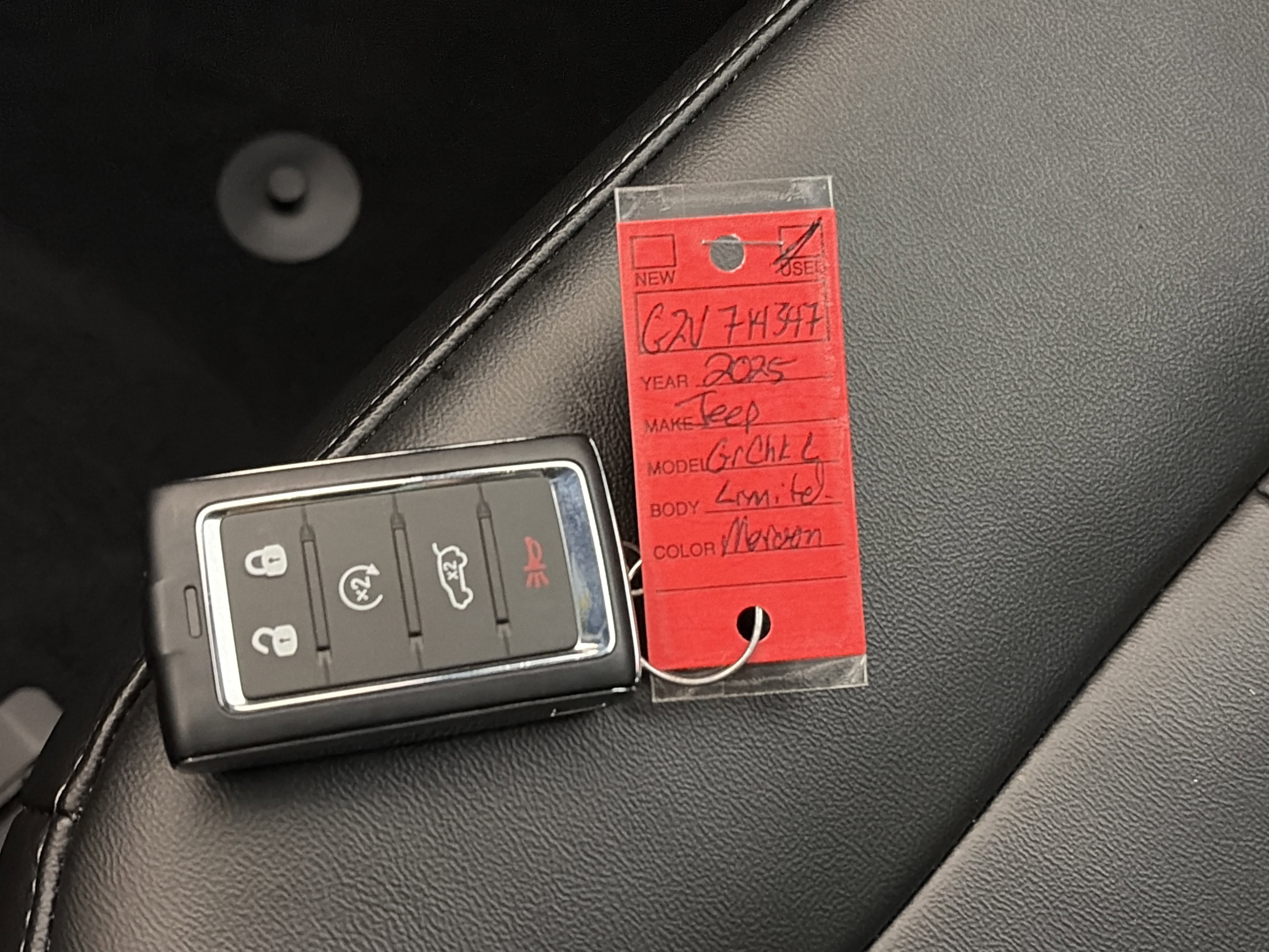 Used 2025 Jeep Grand Cherokee L Limited w/ Black Appearance Package image 35