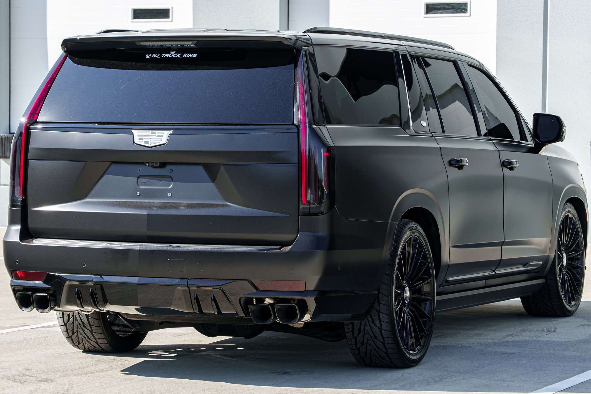 Used 2024 Cadillac Escalade ESV V w/ LPO, Floor Liner Package AWD/4WD image 27
