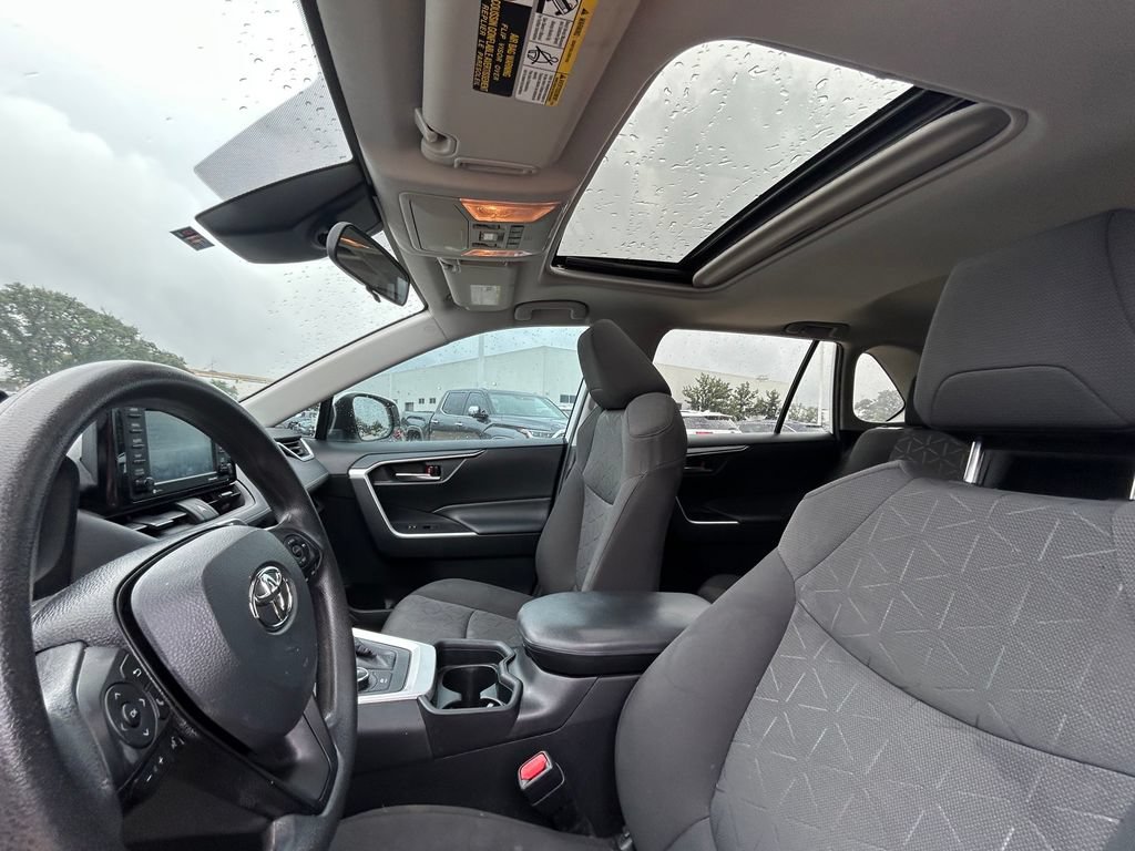 Used 2021 Toyota RAV4 XLE w/ Convenience Package AWD/4WD image 12