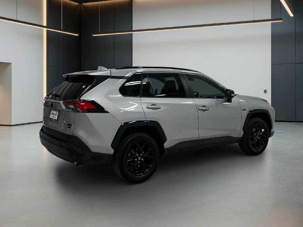 Used 2023 Toyota RAV4 XLE AWD/4WD image 6