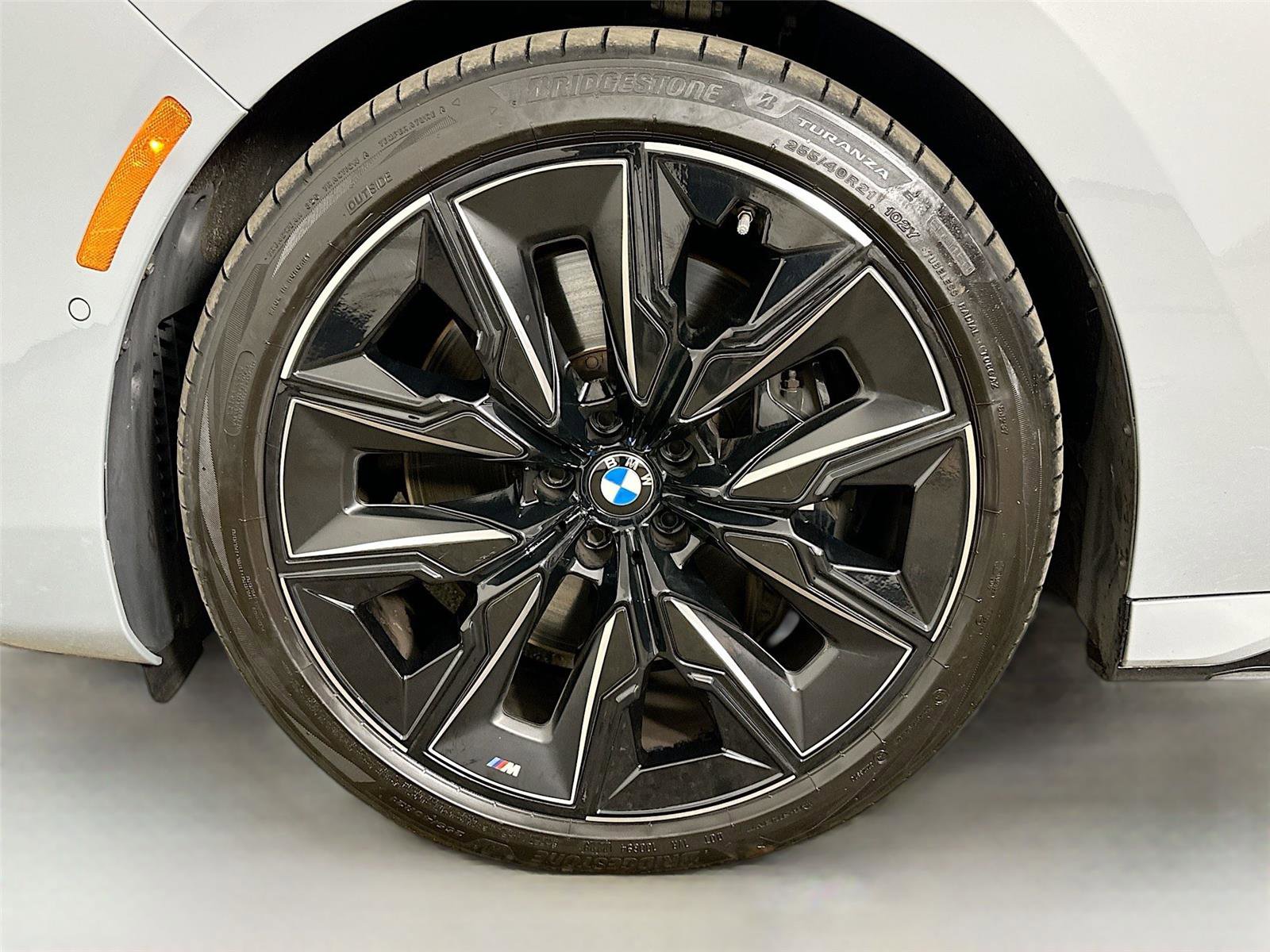 Used 2023 BMW 760i xDrive image 34