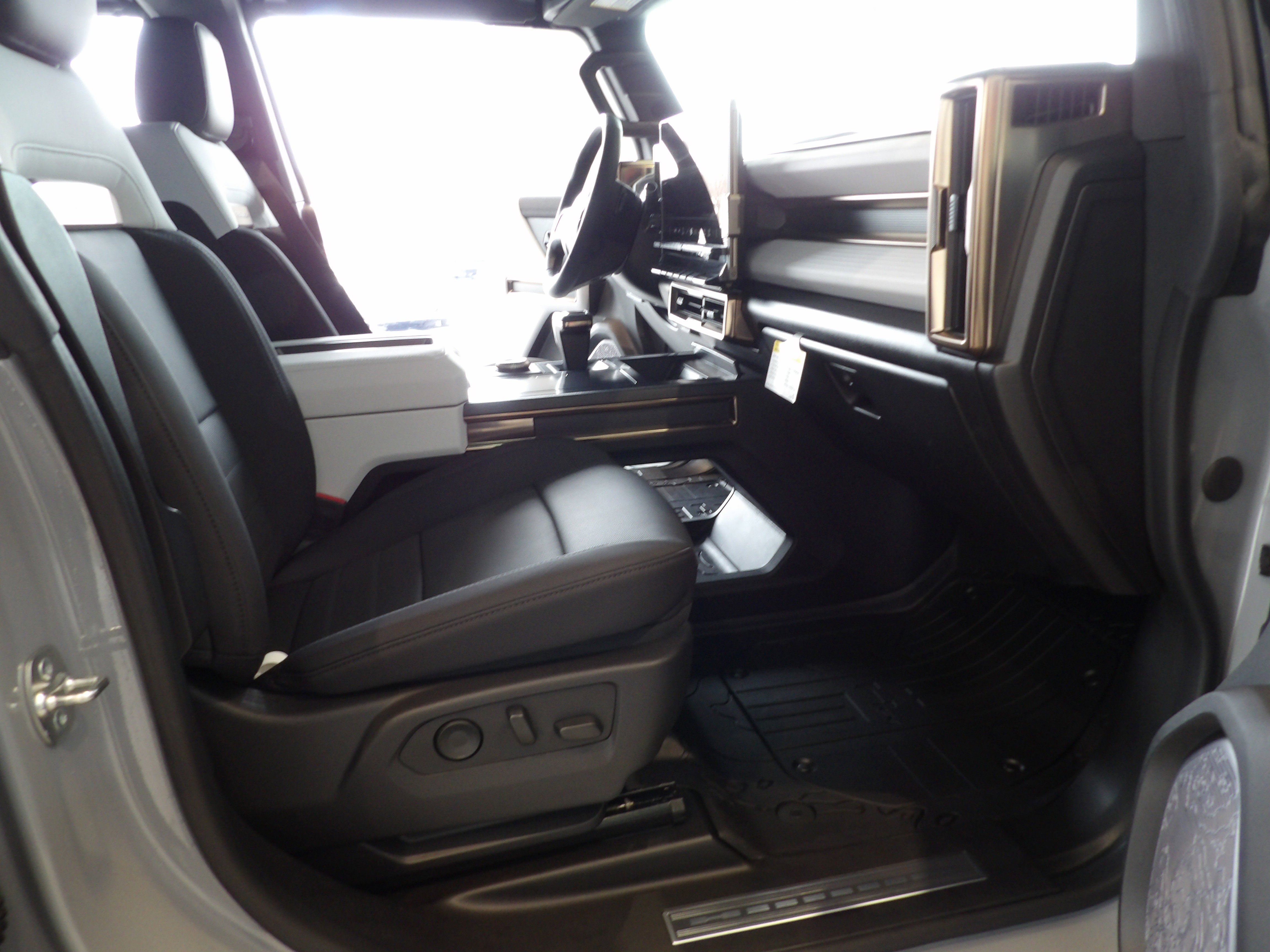 Used 2024 GMC Hummer EV 2X image 26